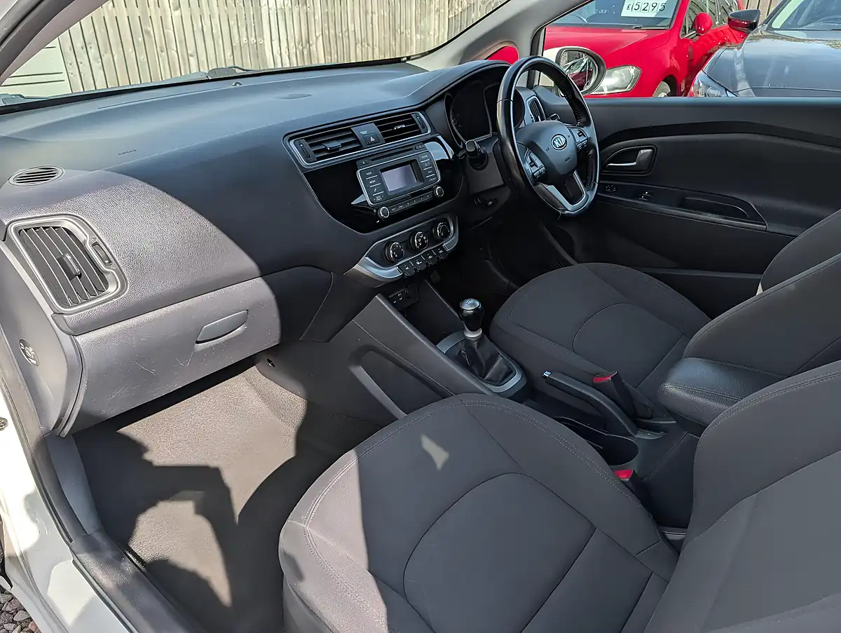Used 2015 Kia Rio SR7 White - Interior and Exterior details 11