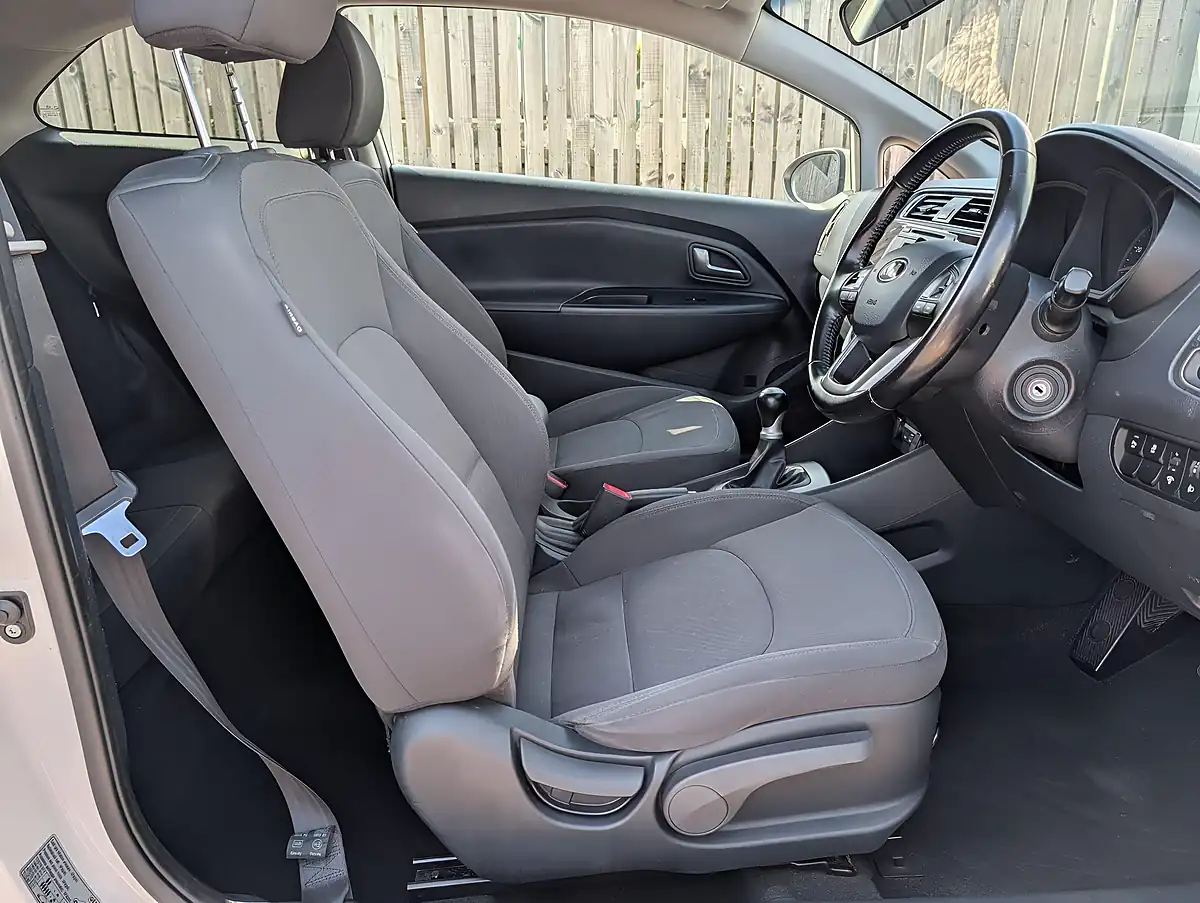 Used 2015 Kia Rio SR7 White - Interior and Exterior details 12