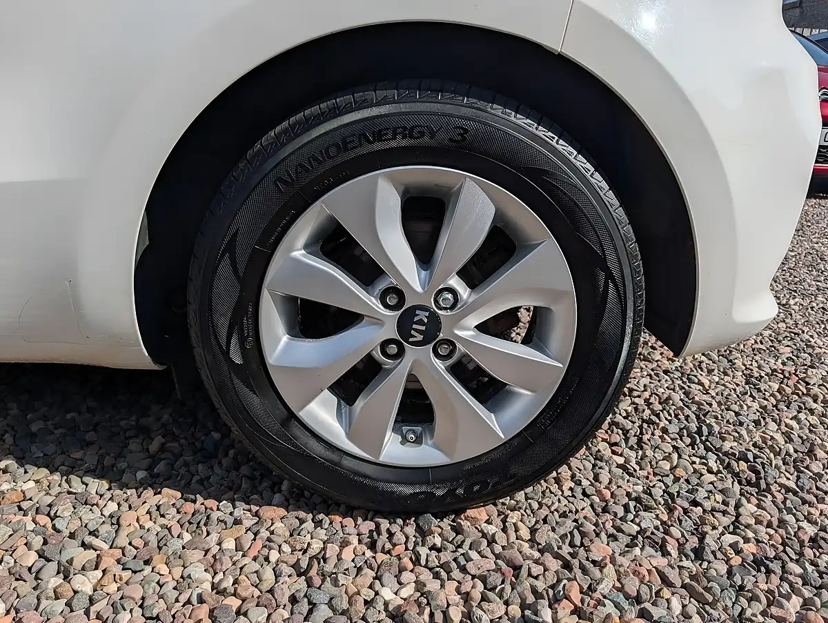 Used 2015 Kia Rio SR7 White - Interior and Exterior details 15