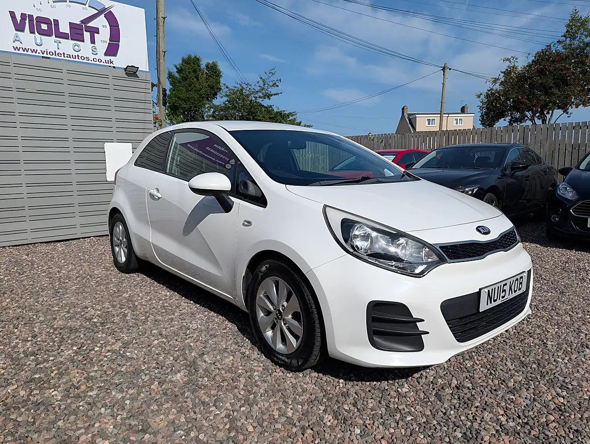 Used 2015 Kia Rio SR7 White - Interior and Exterior details 6