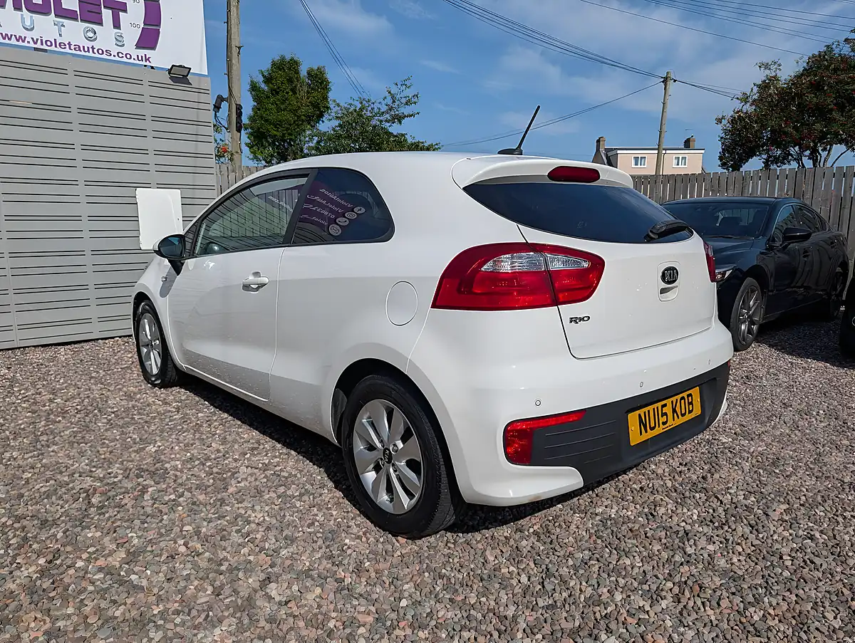Used 2015 Kia Rio SR7 White - Interior and Exterior details 8