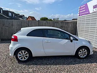 Used 2015 Kia Rio SR7 White - Interior and Exterior details 9