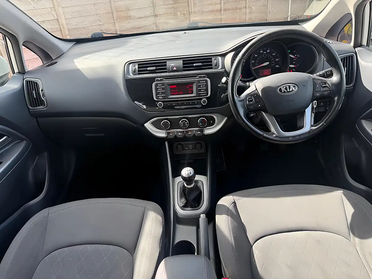 Used 2015 Kia Rio SR7 White - Interior and Exterior details 10