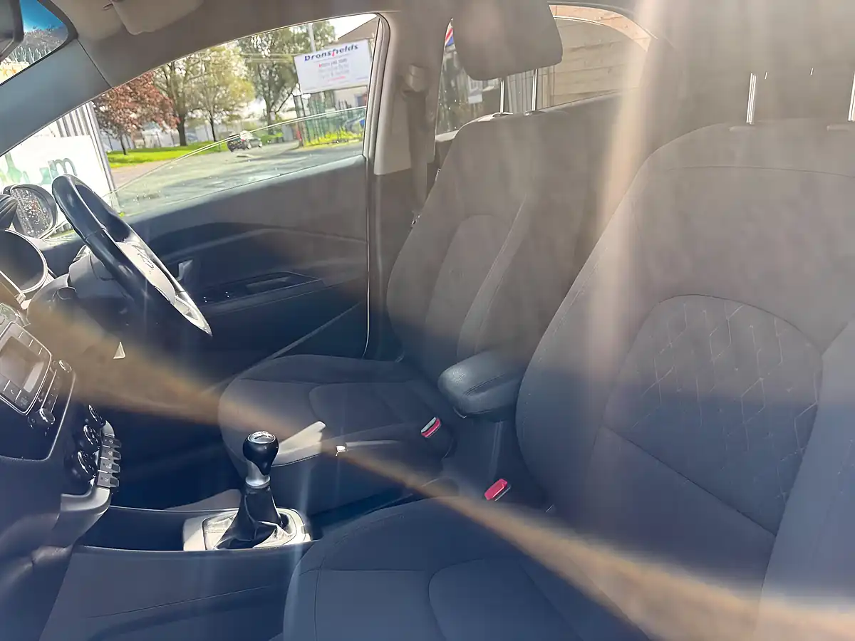 Used 2015 Kia Rio SR7 White - Interior and Exterior details 11