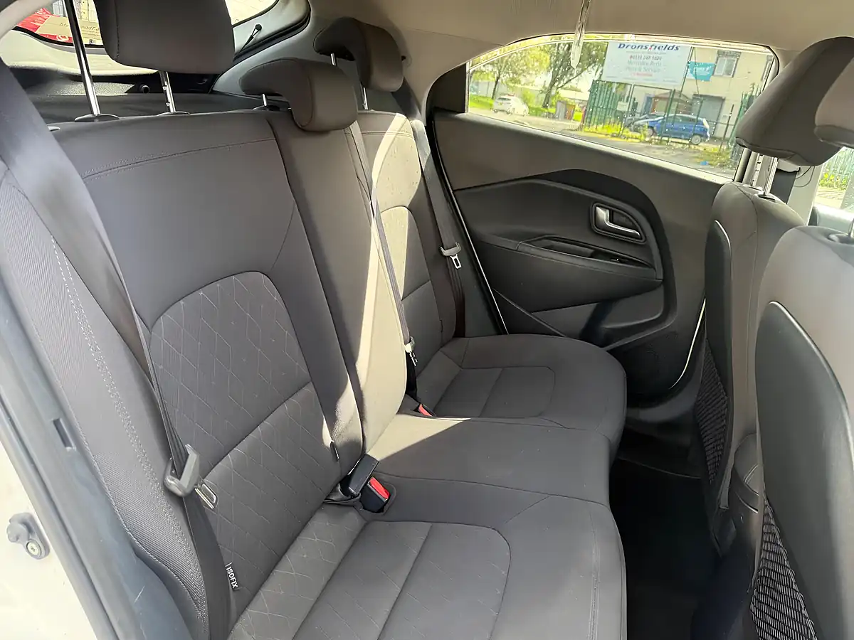 Used 2015 Kia Rio SR7 White - Interior and Exterior details 12