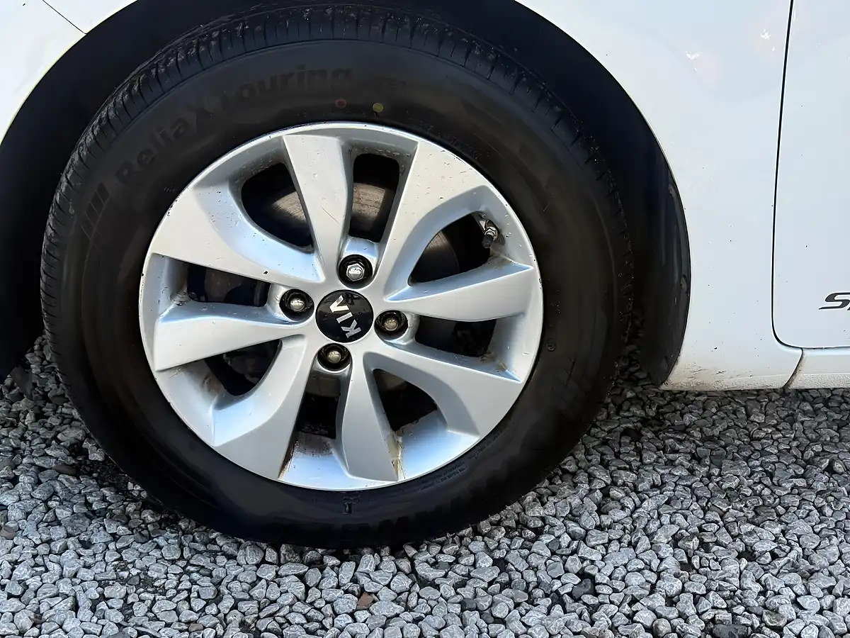Used 2015 Kia Rio SR7 White - Interior and Exterior details 13