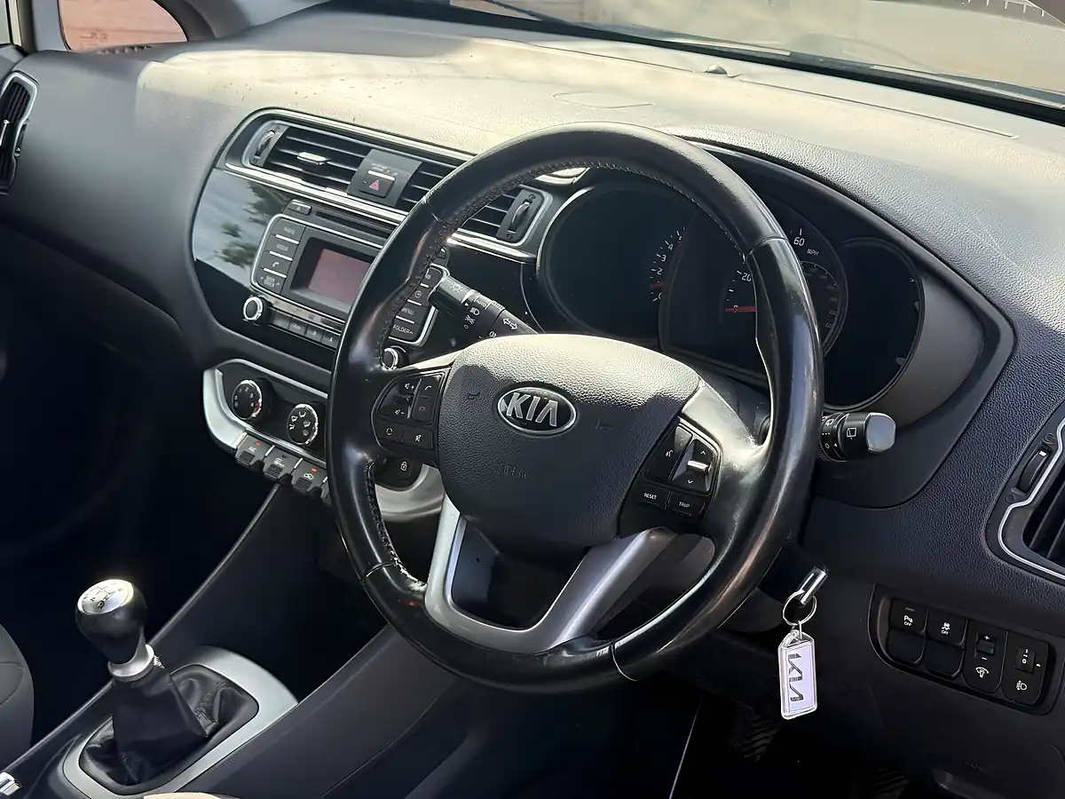 Used 2015 Kia Rio SR7 White - Interior and Exterior details 16