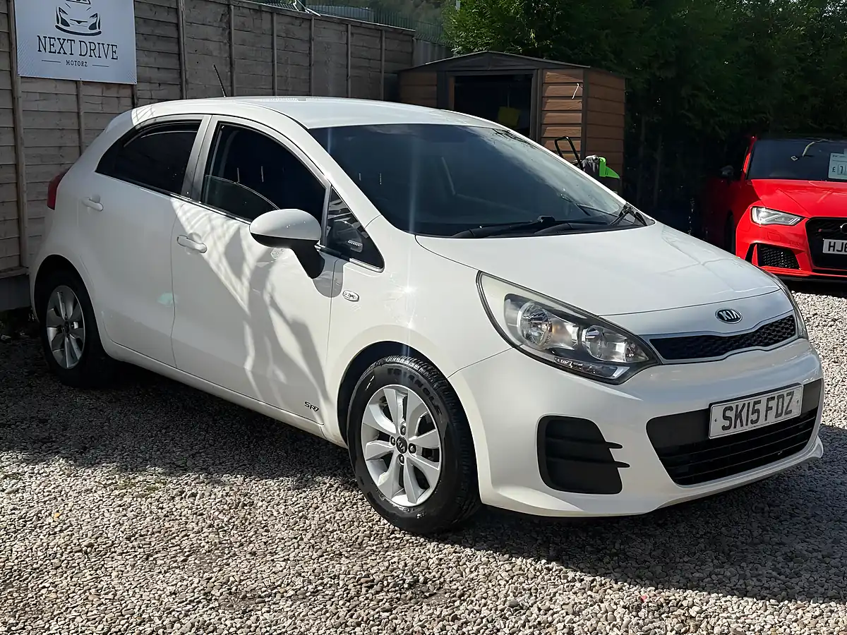Used 2015 Kia Rio SR7 White - Interior and Exterior details 3