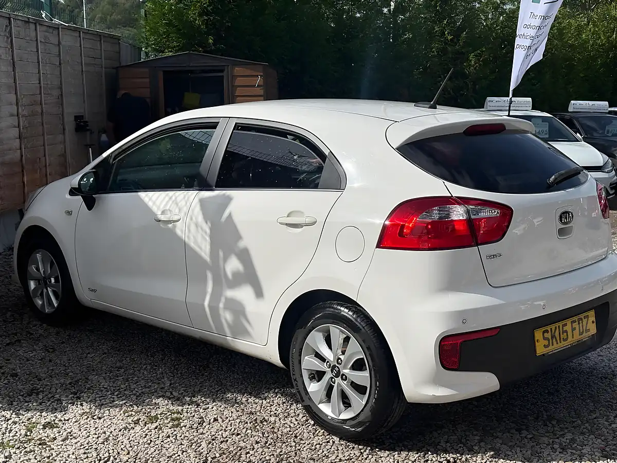 Used 2015 Kia Rio SR7 White - Interior and Exterior details 4