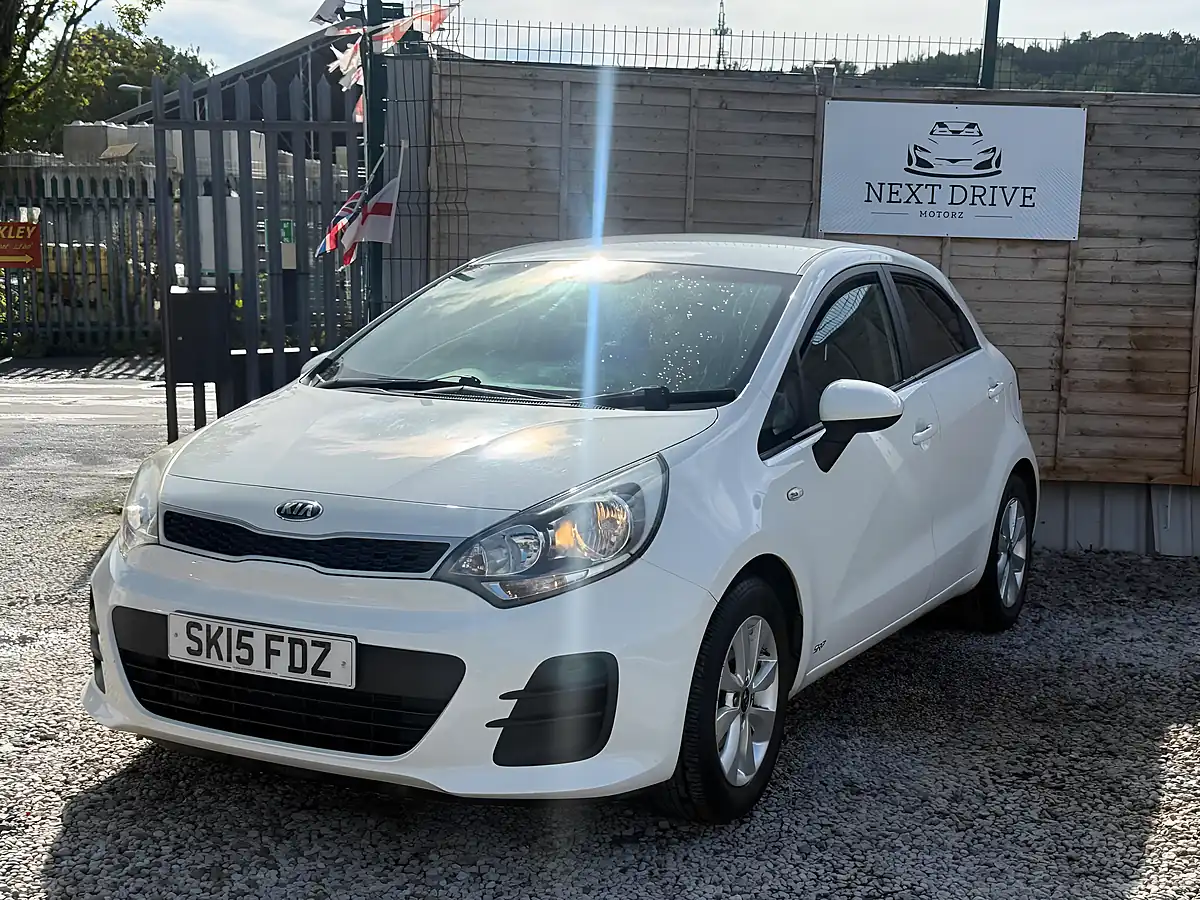 Used 2015 Kia Rio SR7 White - Interior and Exterior details 5