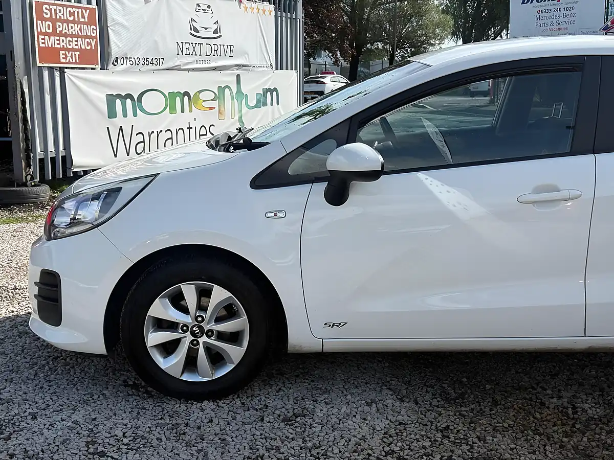 Used 2015 Kia Rio SR7 White - Interior and Exterior details 6