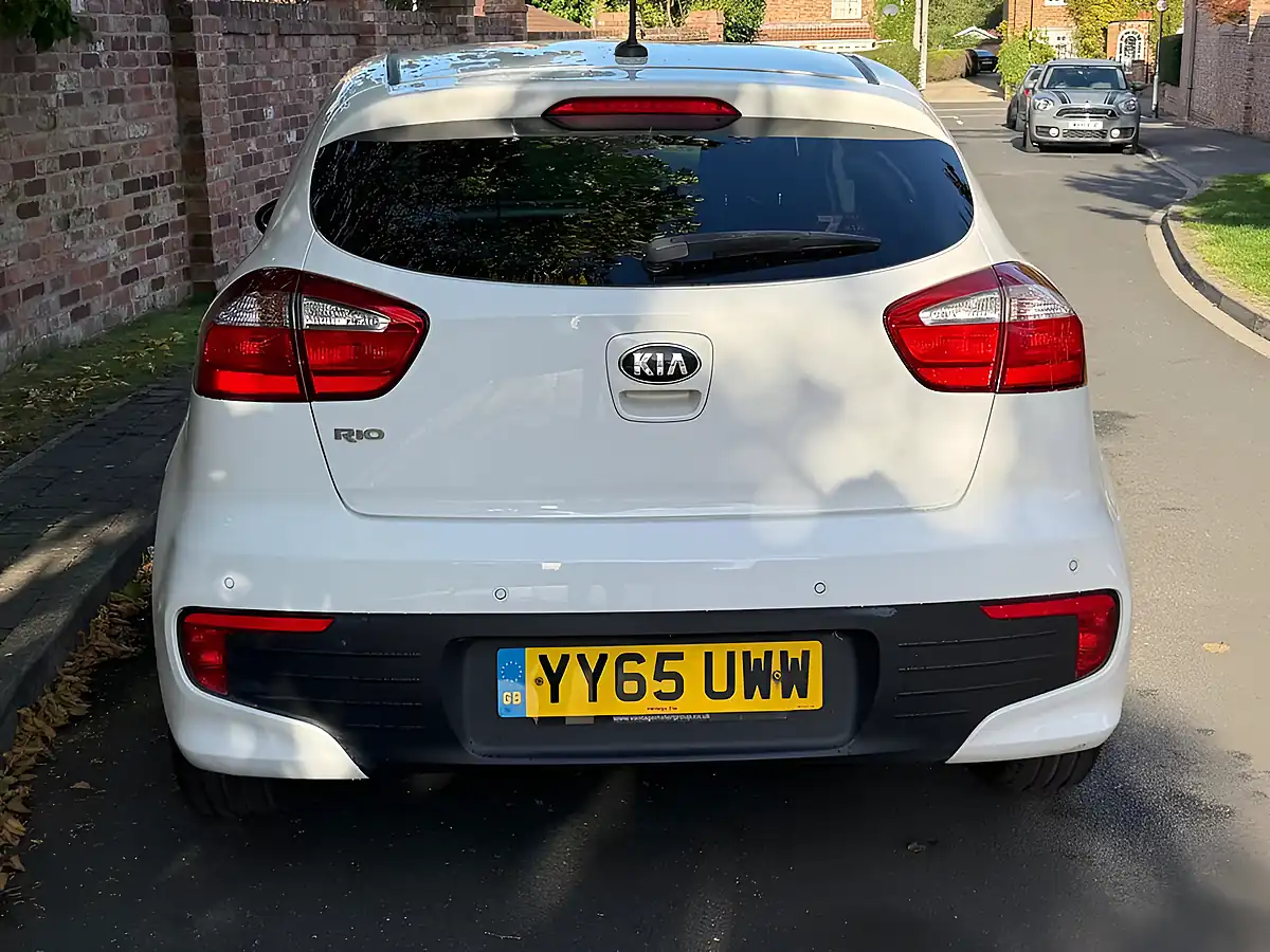 Used 2015 Kia Rio SR7 White - Interior and Exterior details 10