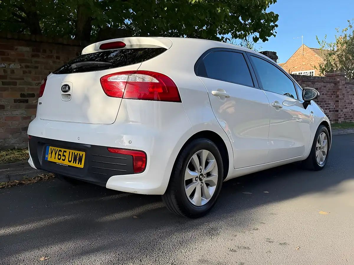 Used 2015 Kia Rio SR7 White - Interior and Exterior details 13