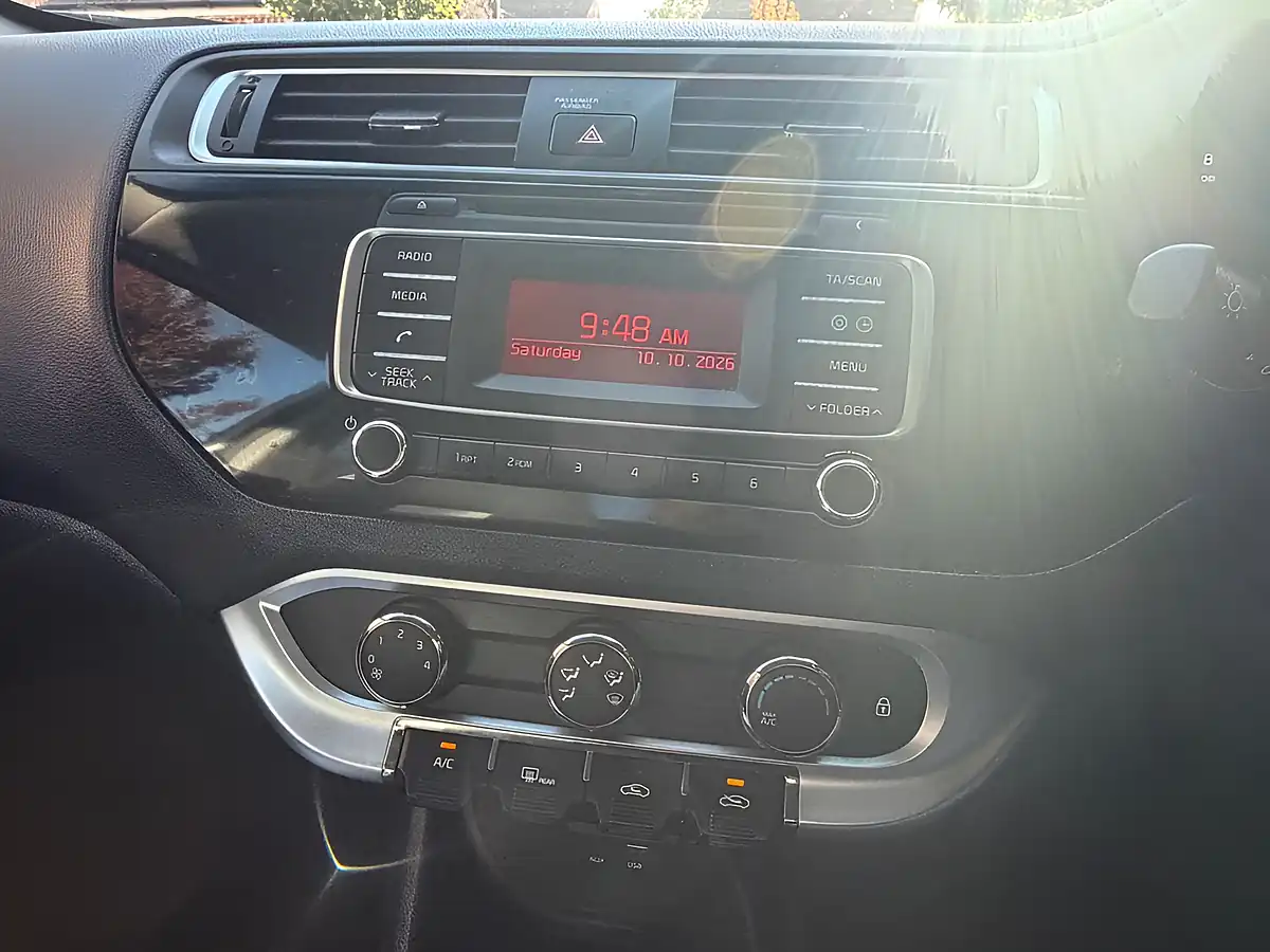 Used 2015 Kia Rio SR7 White - Interior and Exterior details 14