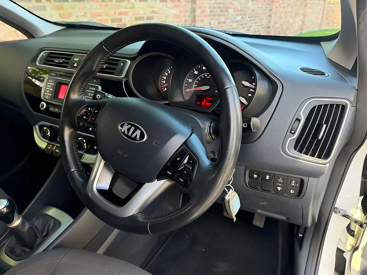 Used 2015 Kia Rio SR7 White - Interior and Exterior details 15
