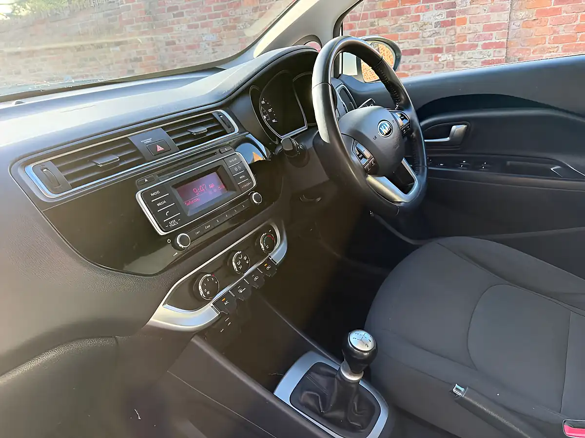Used 2015 Kia Rio SR7 White - Interior and Exterior details 17