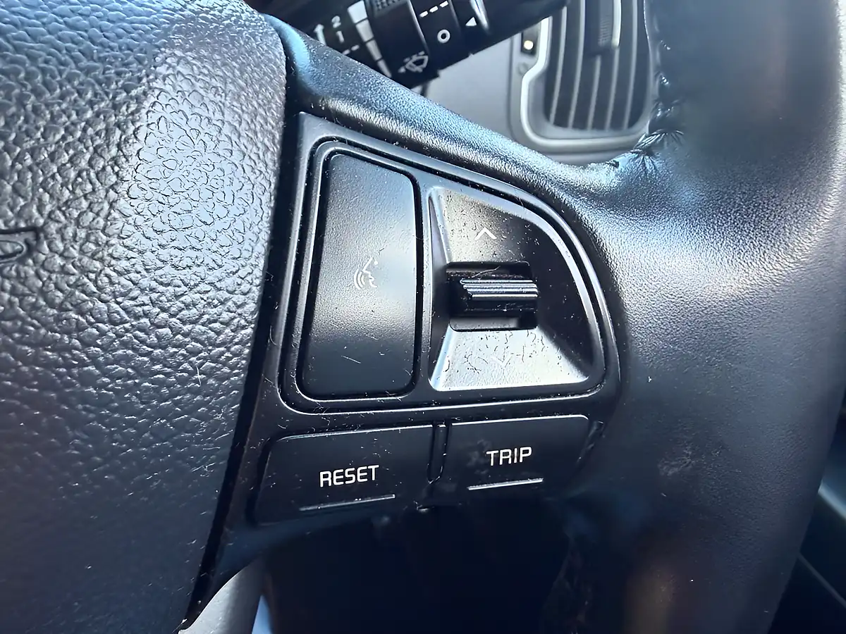 Used 2015 Kia Rio SR7 White - Interior and Exterior details 3