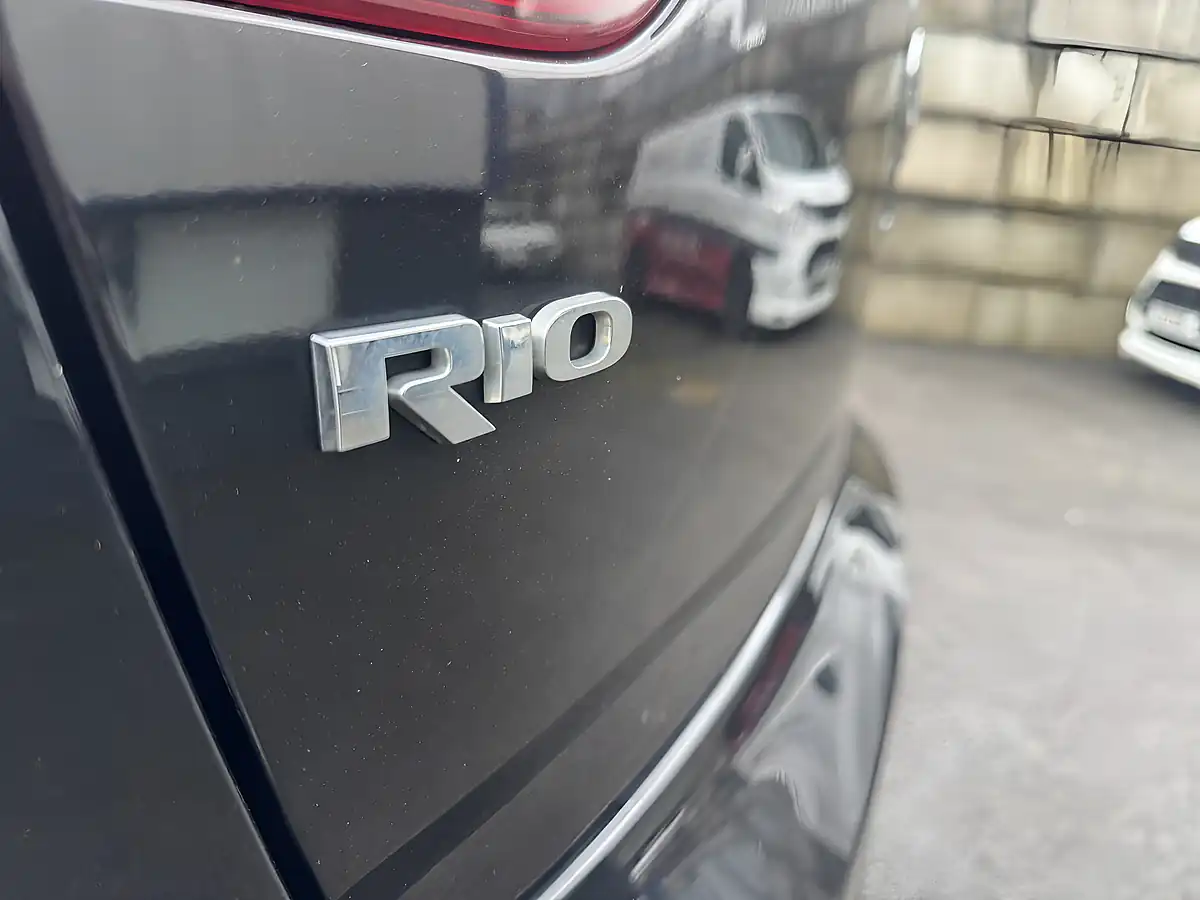 Used 2015 Kia Rio VR7 Black - Interior and Exterior details 12
