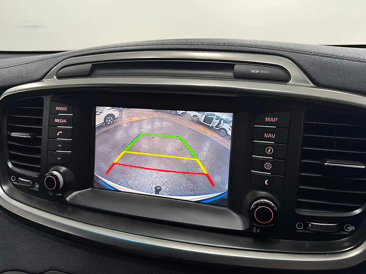 Used 2015 Kia Sorento KX-2 AWD White - Interior and Exterior details 15