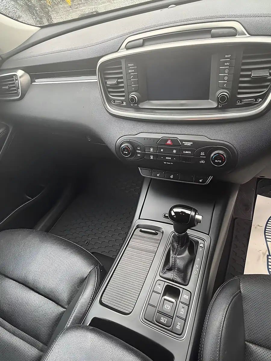 Used 2015 Kia Sorento KX-2 White - Interior and Exterior details 3