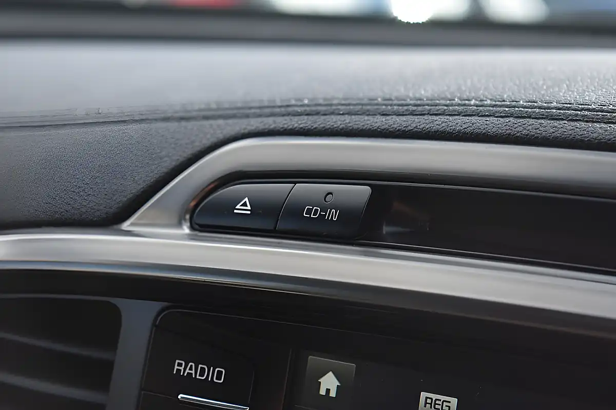Used 2015 Kia Sorento KX-3 Silver - Interior and Exterior details 18
