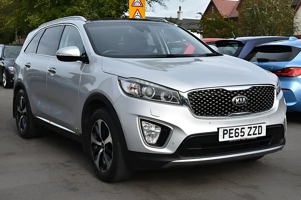 Used 2015 Kia Sorento KX-3 Silver - Interior and Exterior details 3