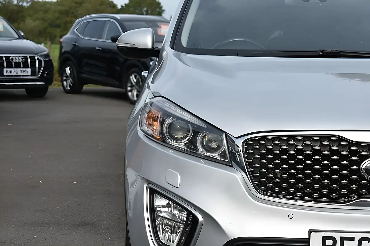 Used 2015 Kia Sorento KX-3 Silver - Interior and Exterior details 6
