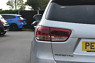 Used 2015 Kia Sorento KX-3 Silver - Interior and Exterior details 9
