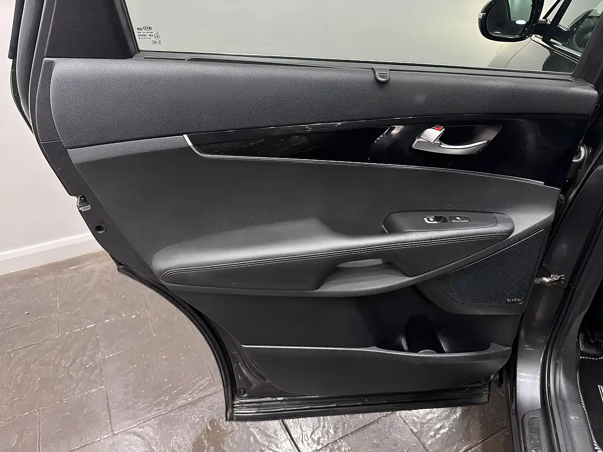 Used 2015 Kia Sorento KX-4 Grey - Interior and Exterior details 17