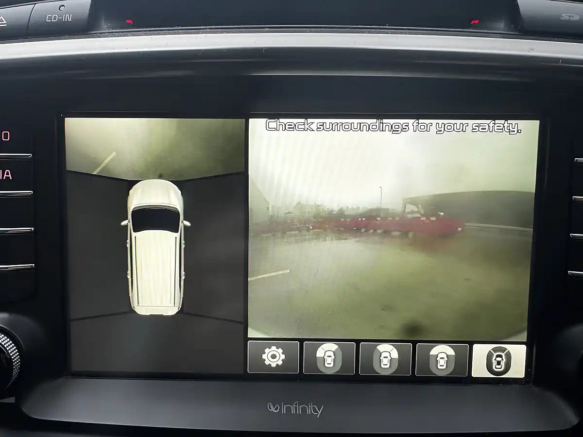 Used 2015 Kia Sorento KX-4 Silver - Interior and Exterior details 13