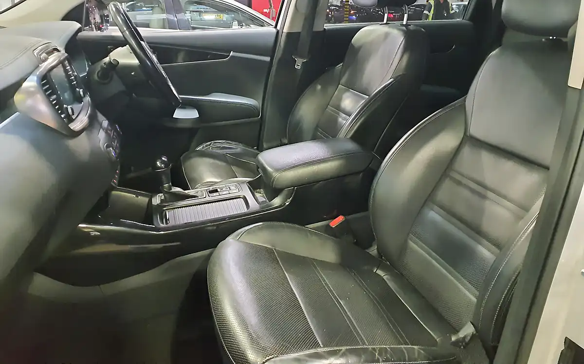 Used 2015 Kia Sorento KX-4 Silver - Interior and Exterior details 16