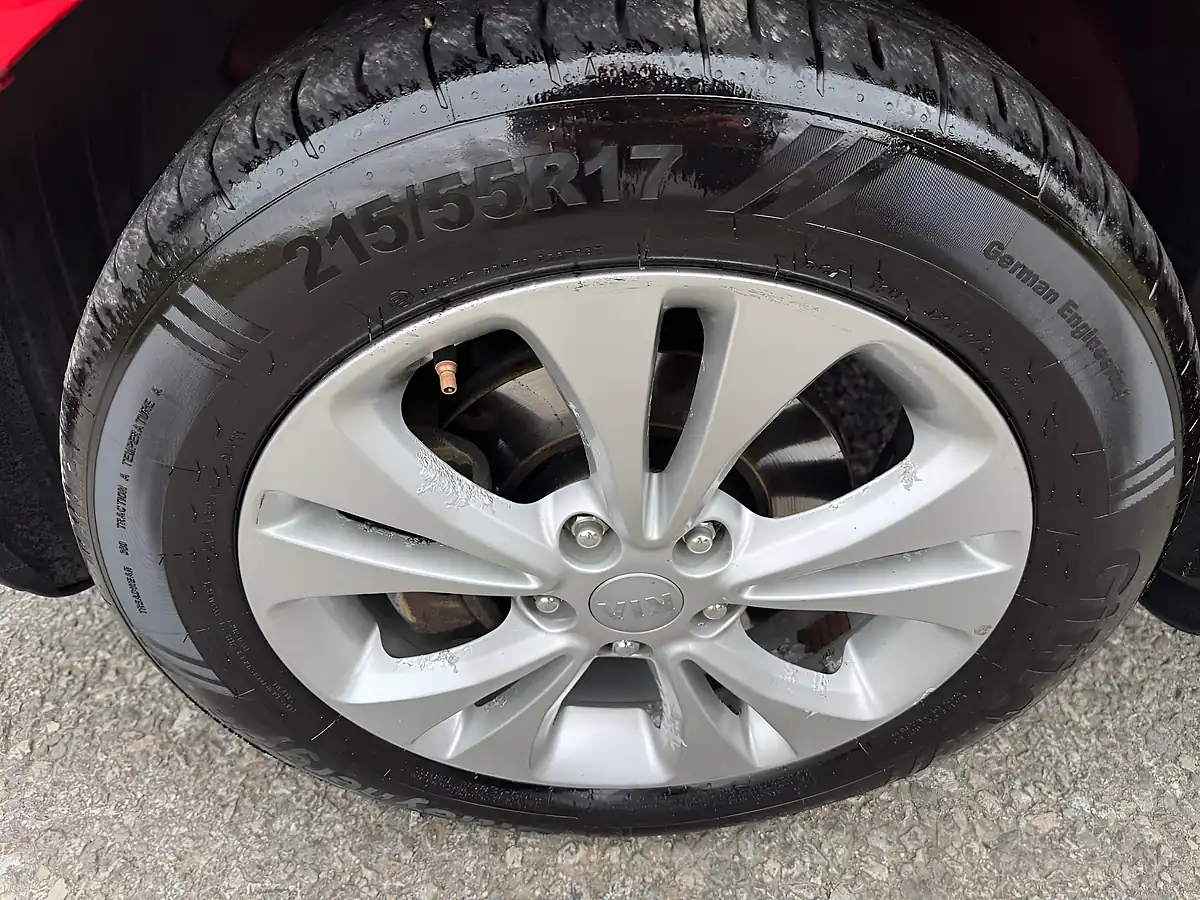 Used 2015 Kia Soul Connect Plus Red - Interior and Exterior details 15