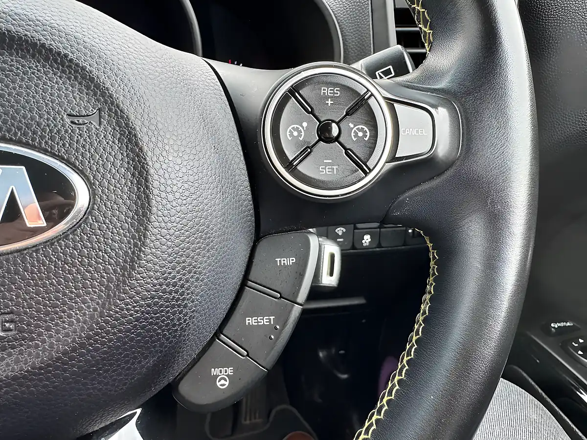 Used 2015 Kia Soul Connect Plus Red - Interior and Exterior details 16
