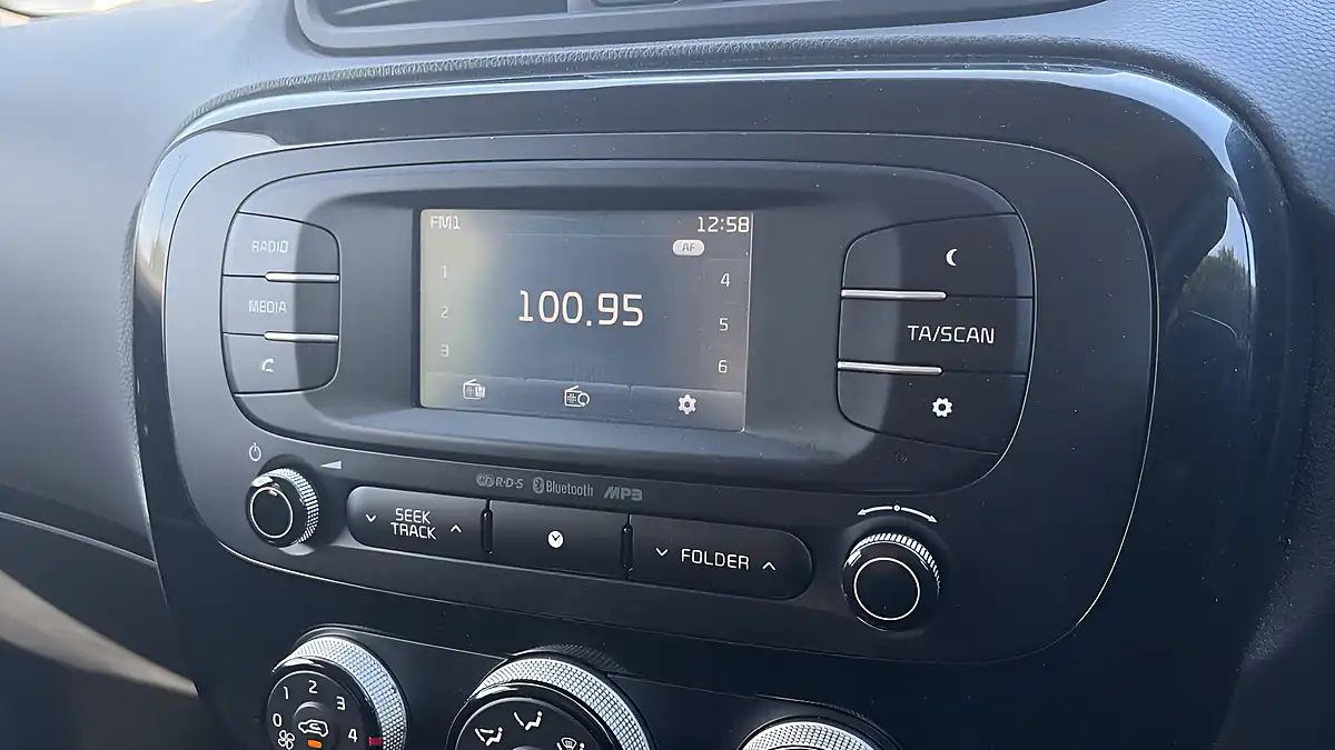 Used 2015 Kia Soul Connect Red - Interior and Exterior details 10