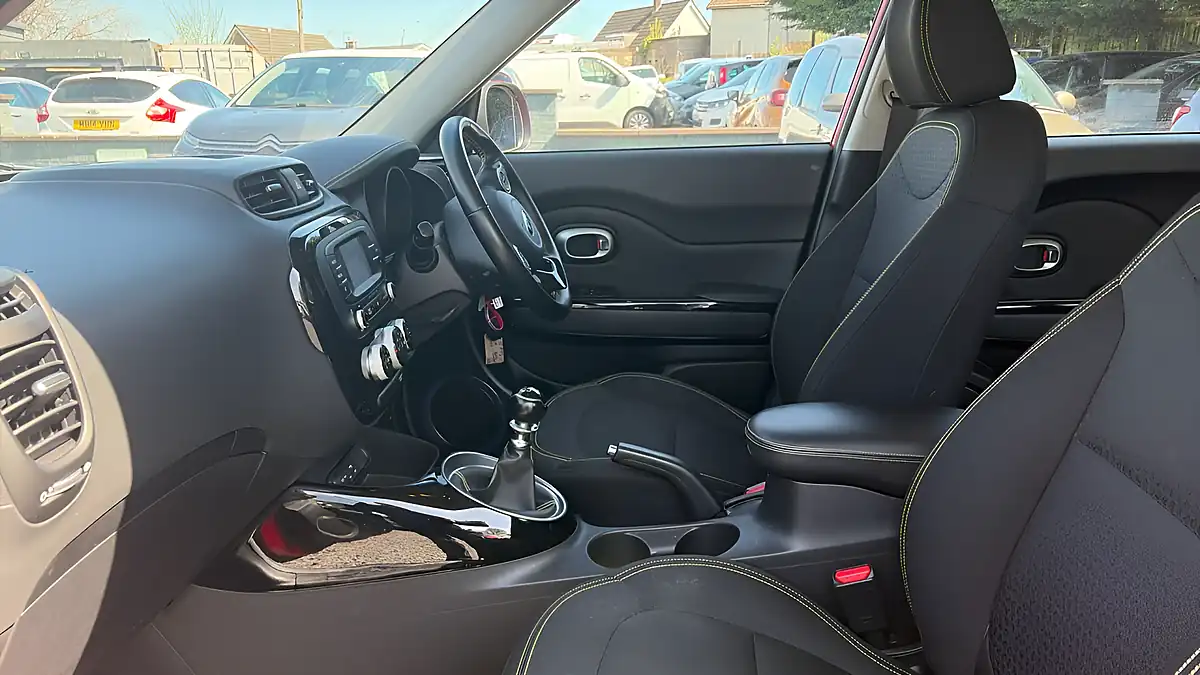 Used 2015 Kia Soul Connect Red - Interior and Exterior details 6