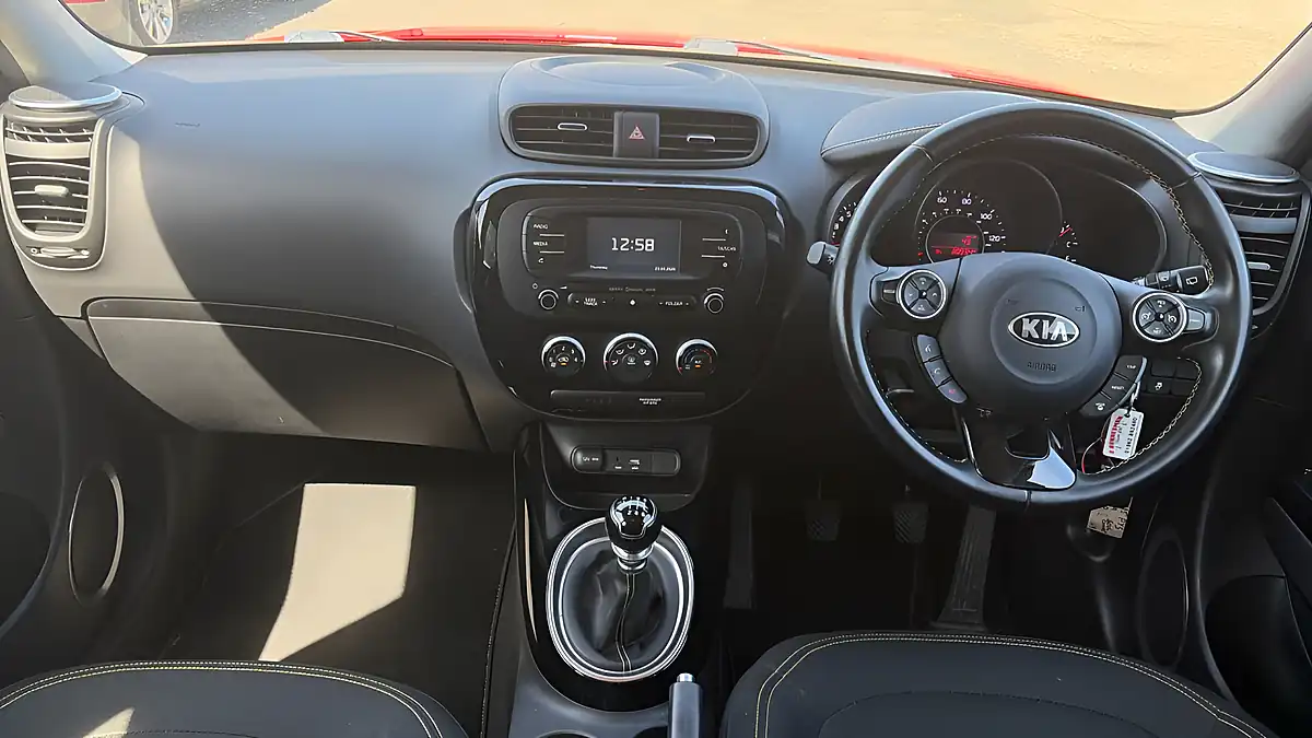 Used 2015 Kia Soul Connect Red - Interior and Exterior details 7