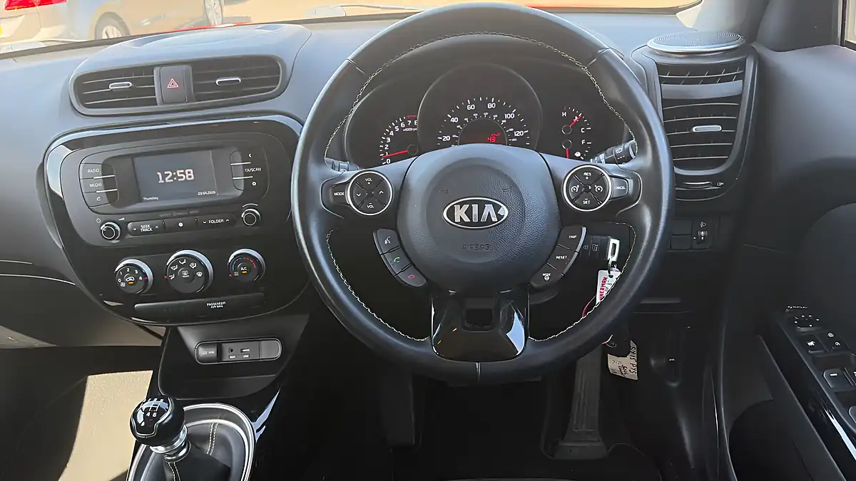 Used 2015 Kia Soul Connect Red - Interior and Exterior details 8