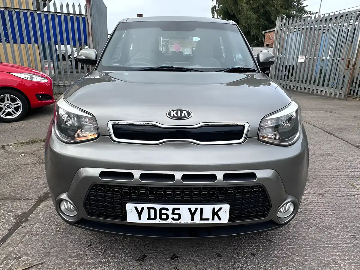 Used 2015 Kia Soul Connect Silver - Interior and Exterior details 10
