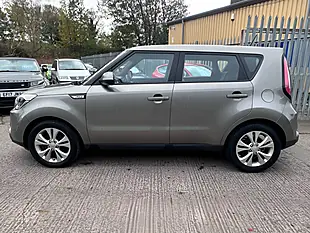 Used 2015 Kia Soul Connect Silver - Interior and Exterior details 13