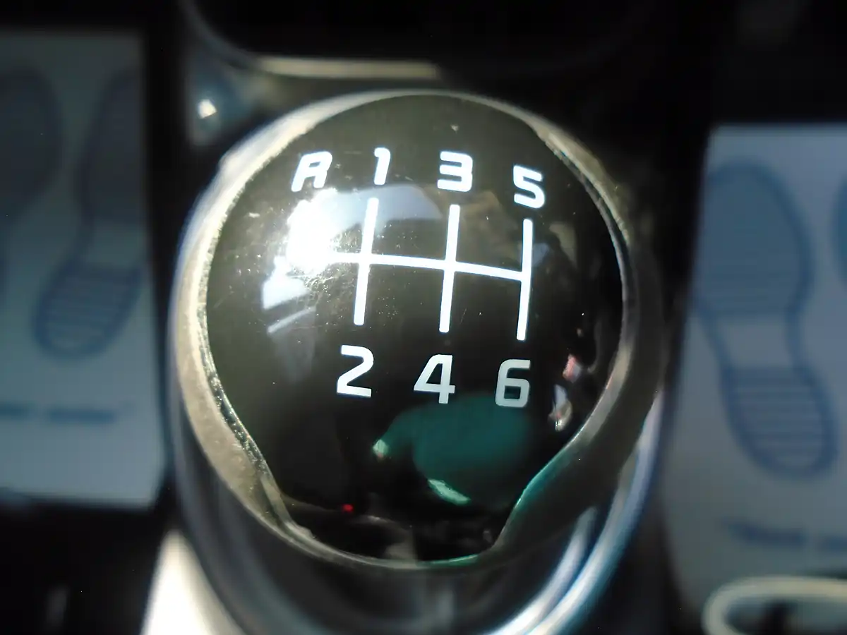 Used 2015 Kia Soul Connect Silver - Interior and Exterior details 12