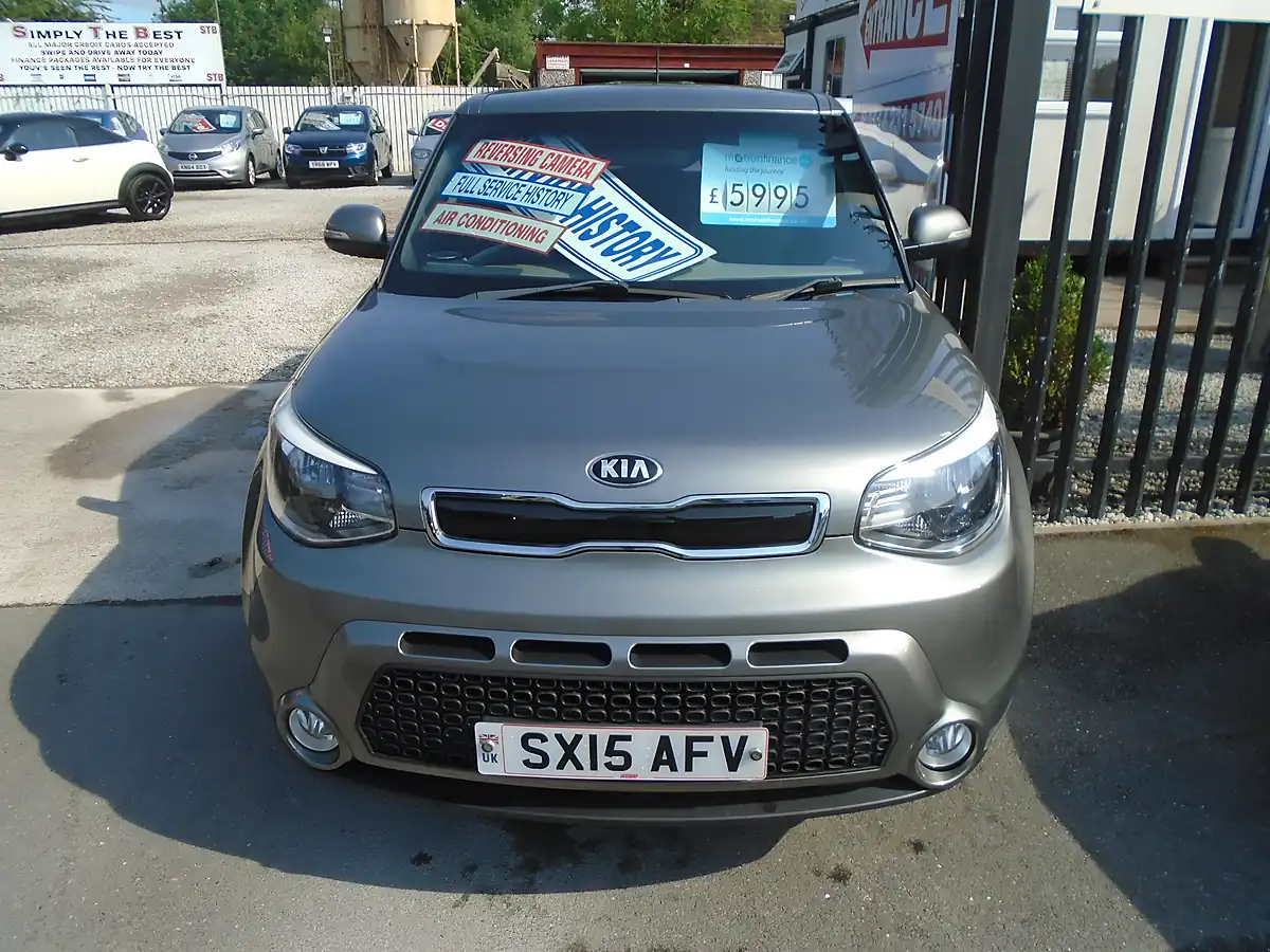Used 2015 Kia Soul Connect Silver - Interior and Exterior details 2