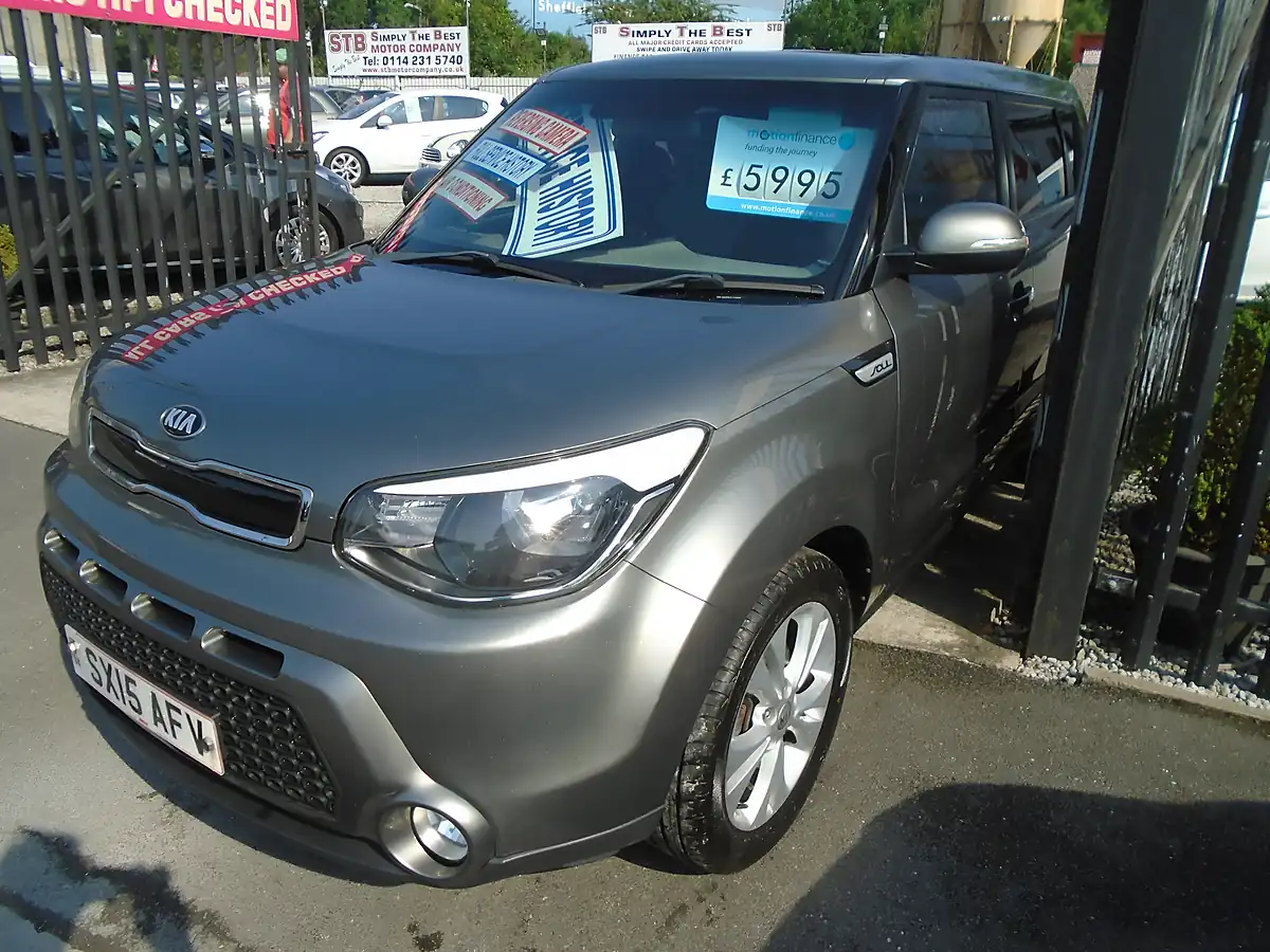 Used 2015 Kia Soul Connect Silver - Interior and Exterior details 3