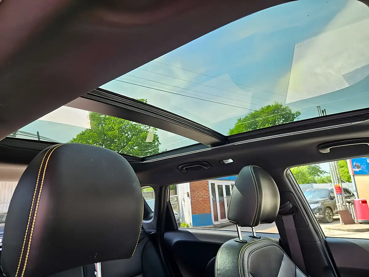 Used 2015 Kia Soul Maxx Silver - Interior and Exterior details 13
