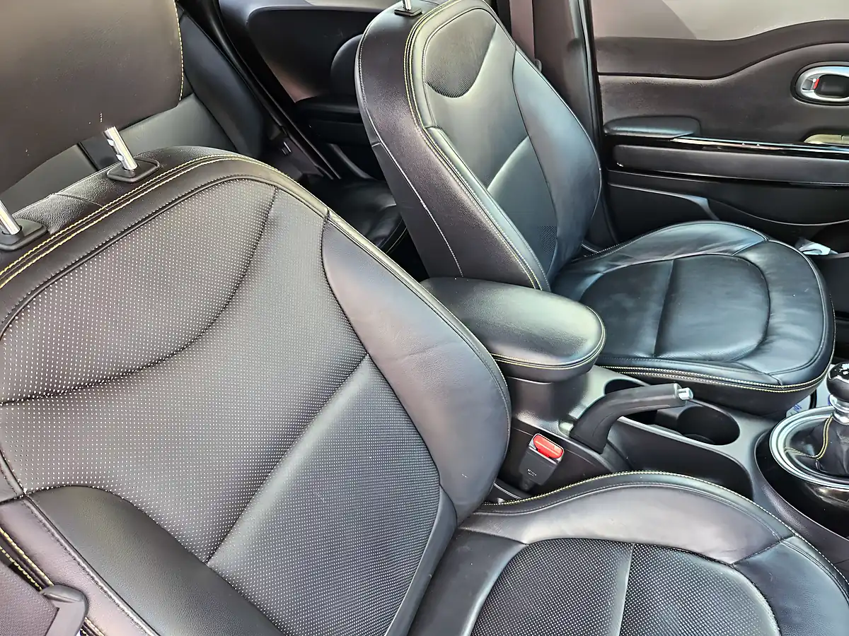 Used 2015 Kia Soul Maxx Silver - Interior and Exterior details 15