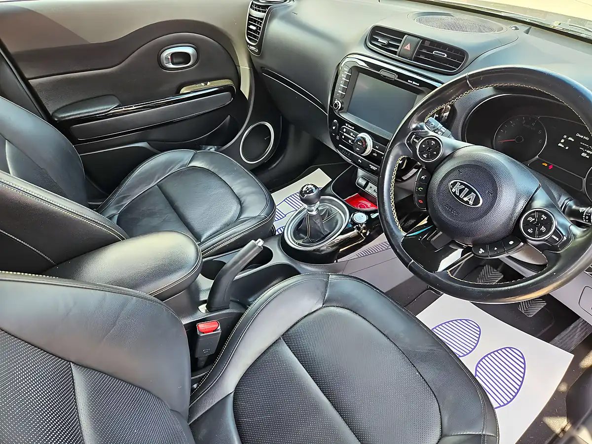 Used 2015 Kia Soul Maxx Silver - Interior and Exterior details 18