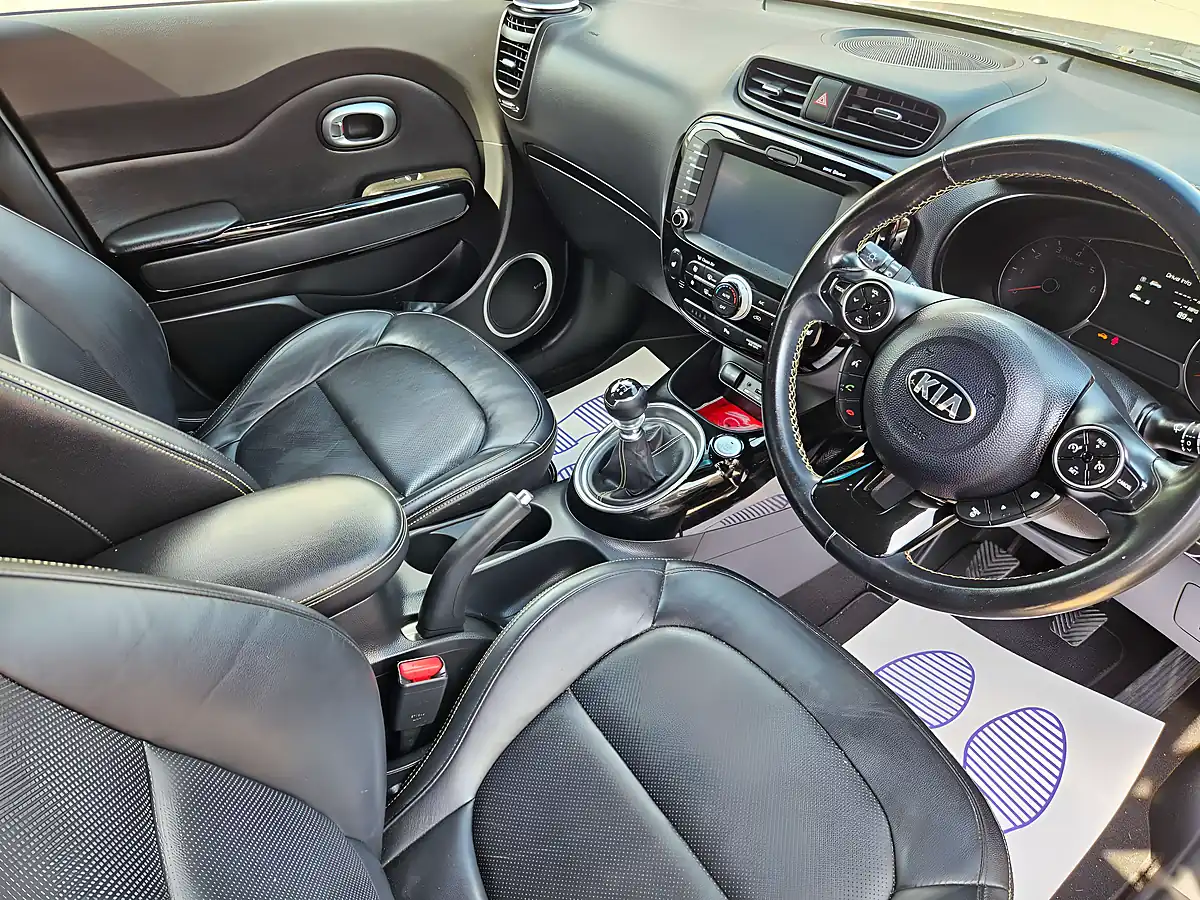 Used 2015 Kia Soul Maxx Silver - Interior and Exterior details 20