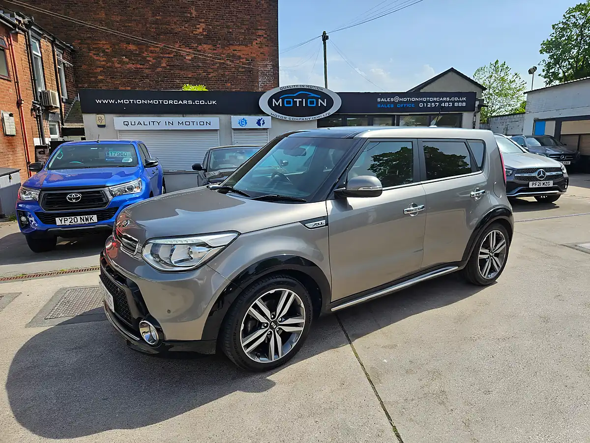 Used 2015 Kia Soul Maxx Silver - Interior and Exterior details 3