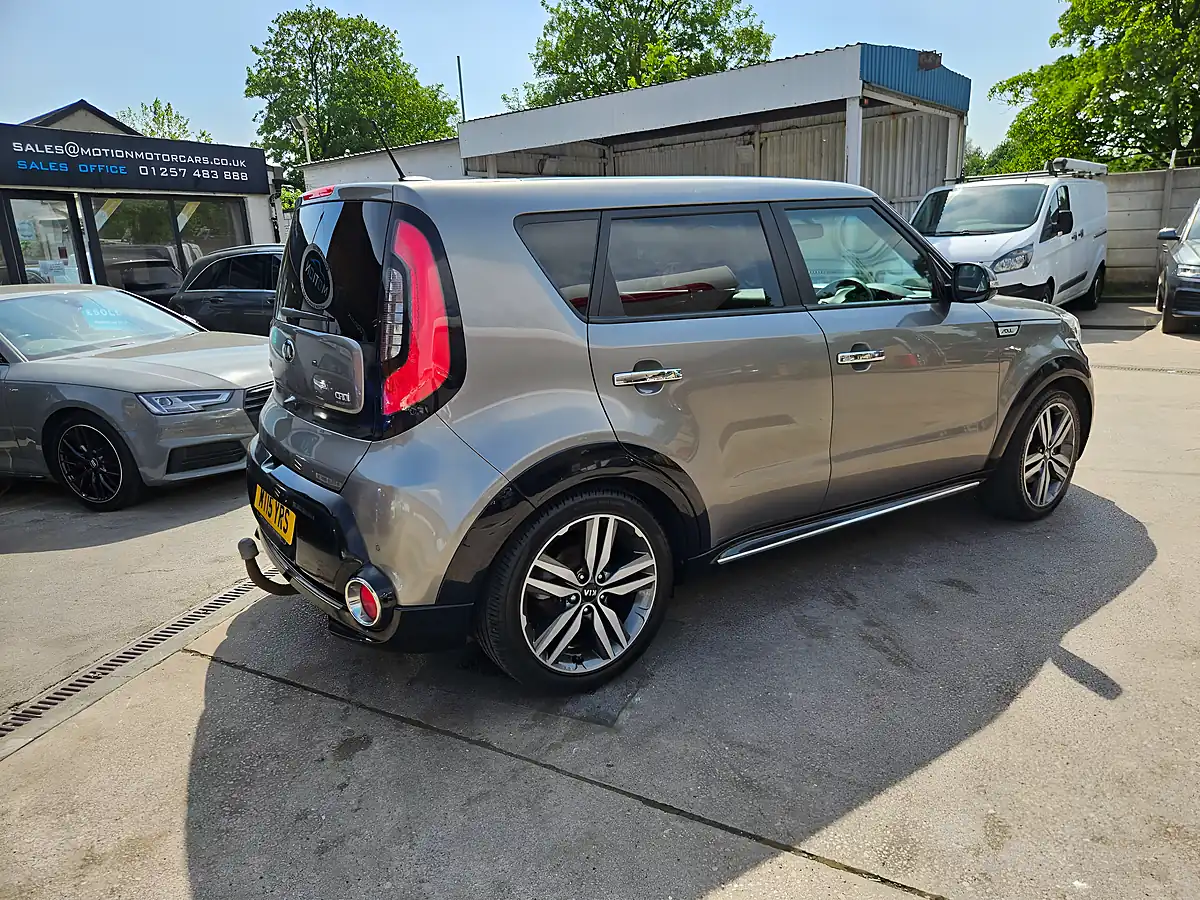 Used 2015 Kia Soul Maxx Silver - Interior and Exterior details 5
