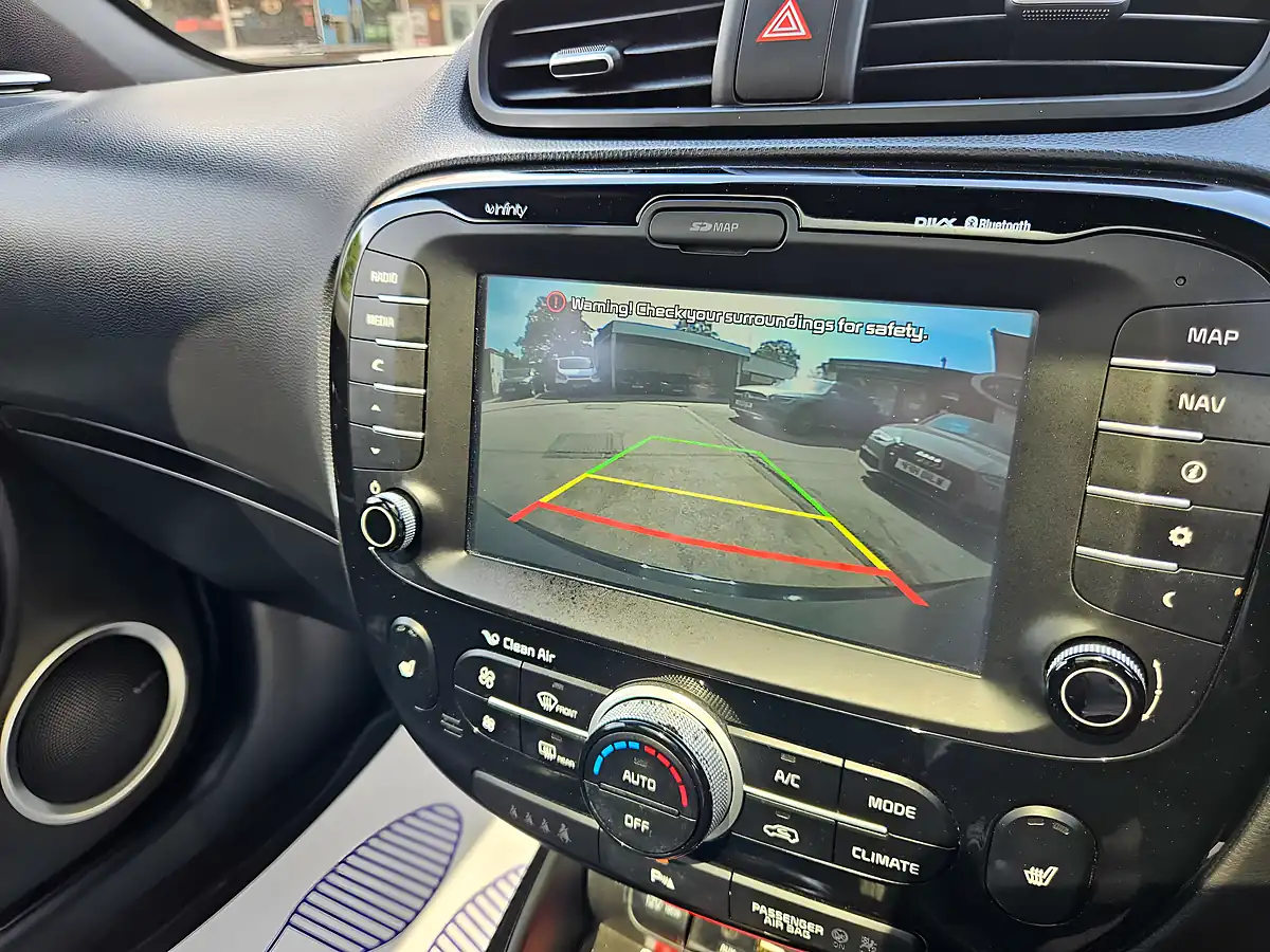Used 2015 Kia Soul Maxx Silver - Interior and Exterior details 9