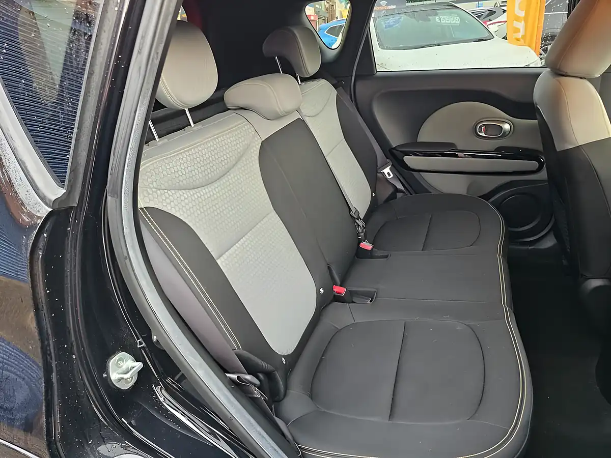 Used 2015 Kia Soul Mixx Black - Interior and Exterior details 5